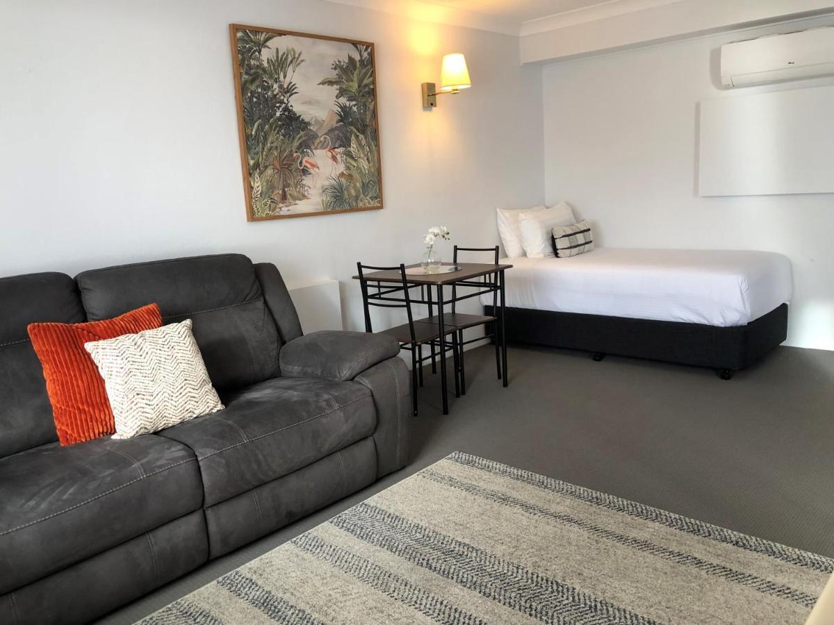 Avaleen Lodge Motor Inn Нора Экстерьер фото