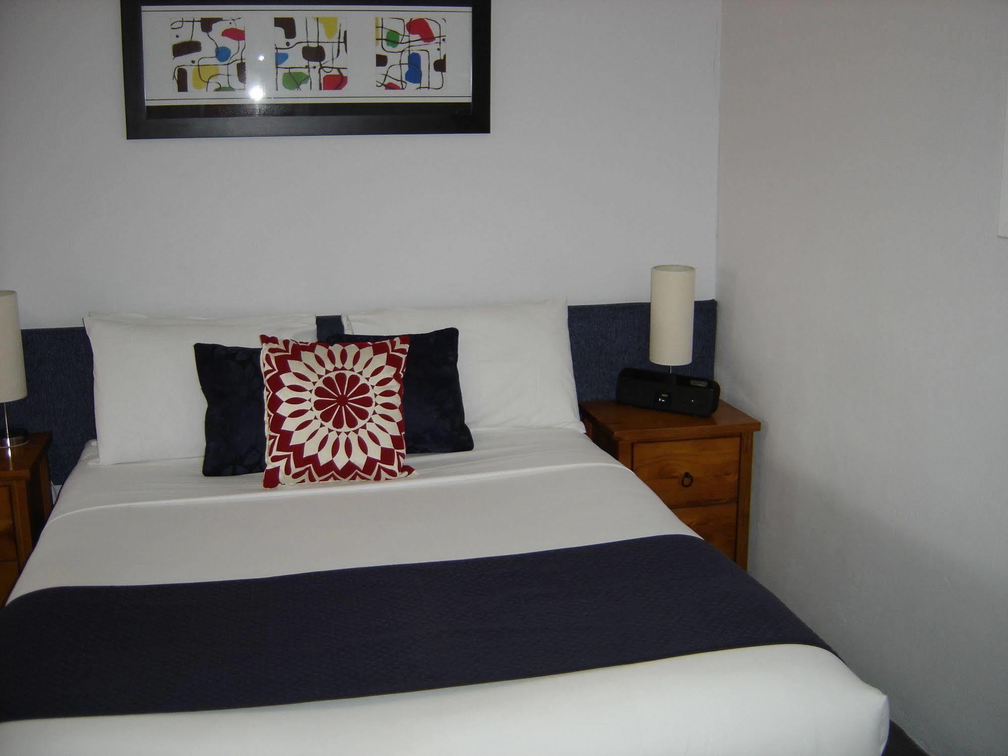 Avaleen Lodge Motor Inn Нора Экстерьер фото