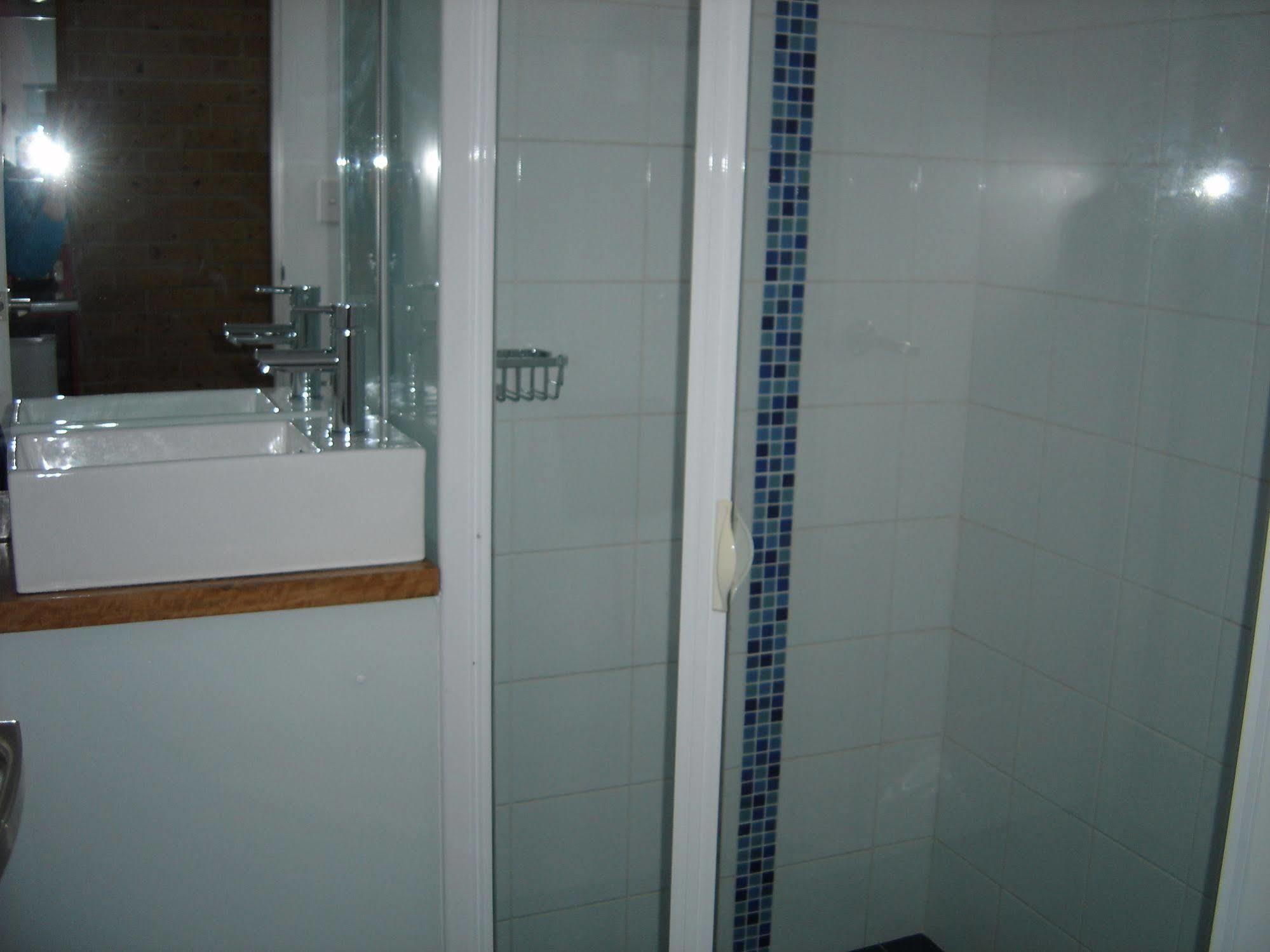 Avaleen Lodge Motor Inn Нора Экстерьер фото